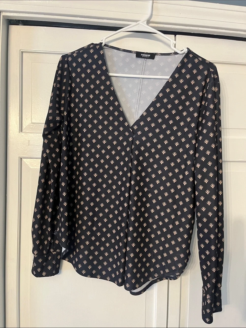 Premise navy V-Neck Long-Sleeve block Printed Blouse